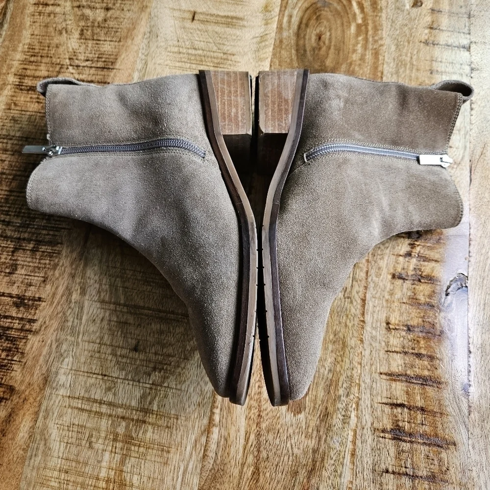 Aquatalia CARISA tan Suede square toe ankle booties 9M